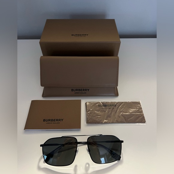 Burberry Blaine Sunglasses (Authentic BNIB) - Picture 5 of 8